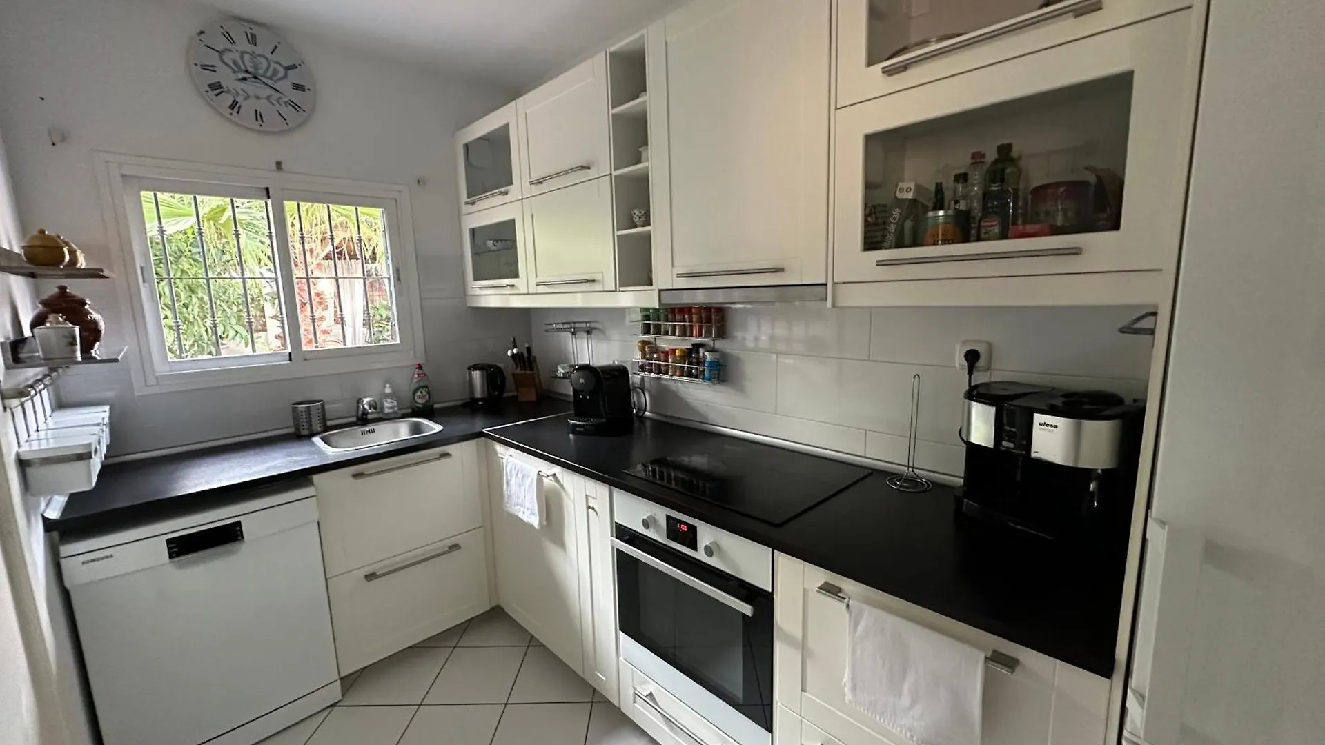 Vila Costabella / Marbella A Mar 0*,  Španělsko